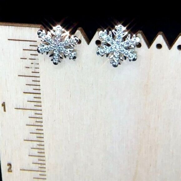 Silver Snowflake Crystal CZ Stud Earrings Christmas - Picture 5 of 8